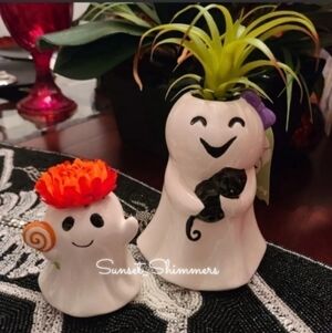 WHIMSICAL Halloween Ghost Mom & Baby Planter Pot Faux Succulent  Cactus Flower